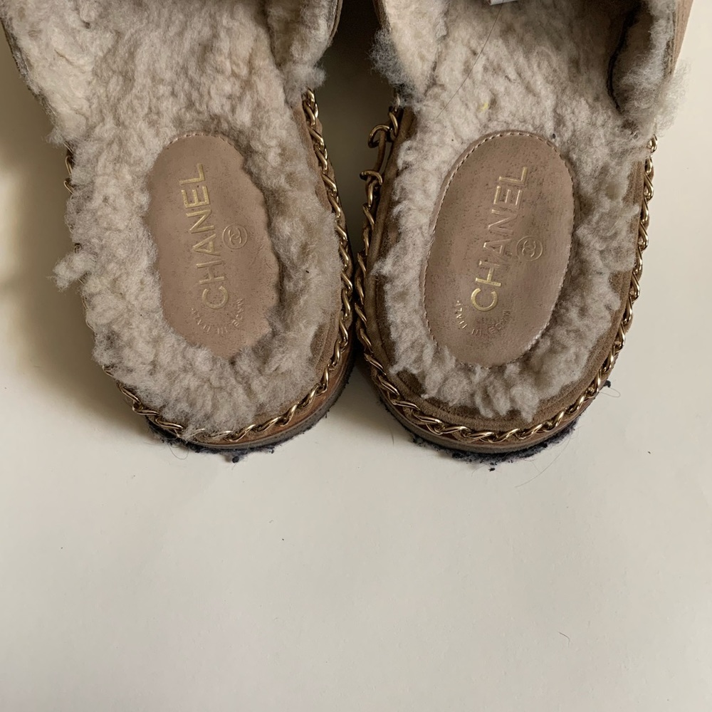 Chanel Suede Shearling Mules - Women’s Size 41 IT (10 US) - Picture 4 of 5